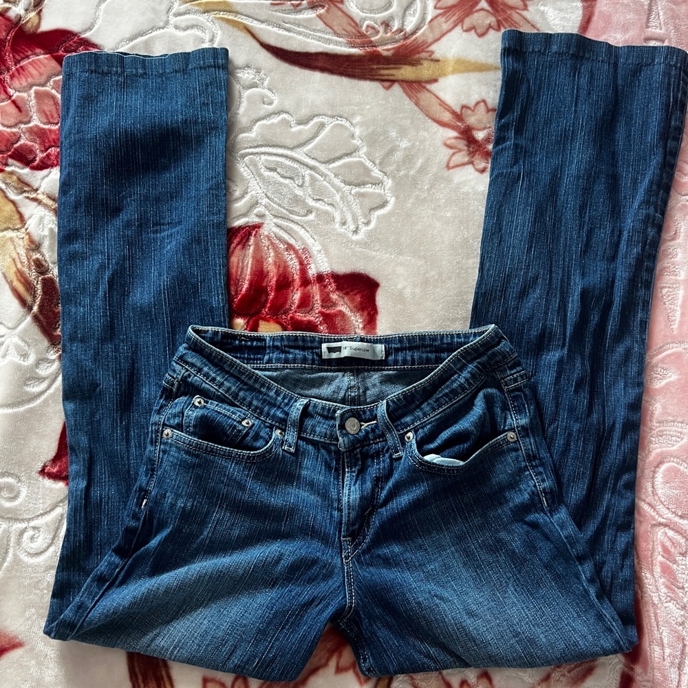 Y2K Levi’s Dark Blue Flare jeans